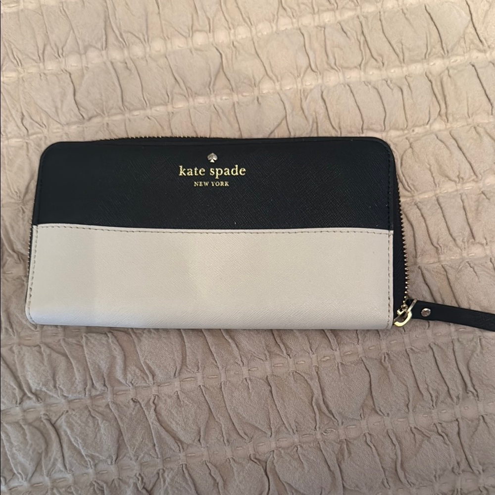 Kate Spade Plaid Tote in Black and Cream with Wallet - Picture 2 of 6